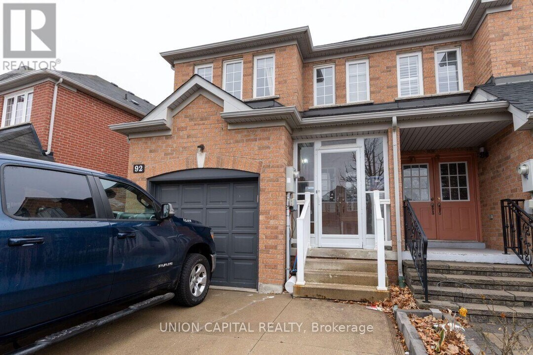 92 Guinevere Rd in Markham, ON - Building Photo