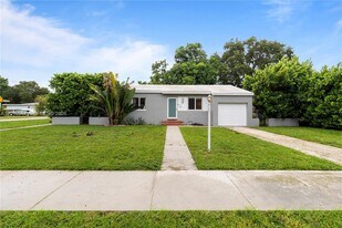 202 NW 92nd St in Miami Shores, FL - Building Photo