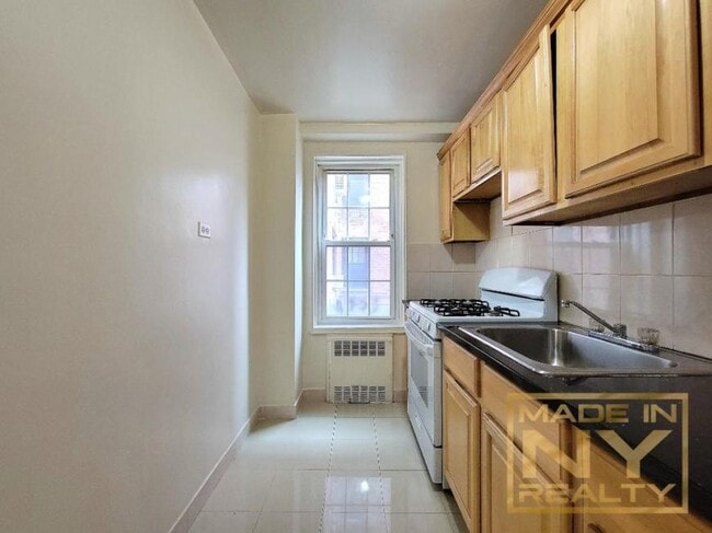 property at 140-21 Burden Crescent