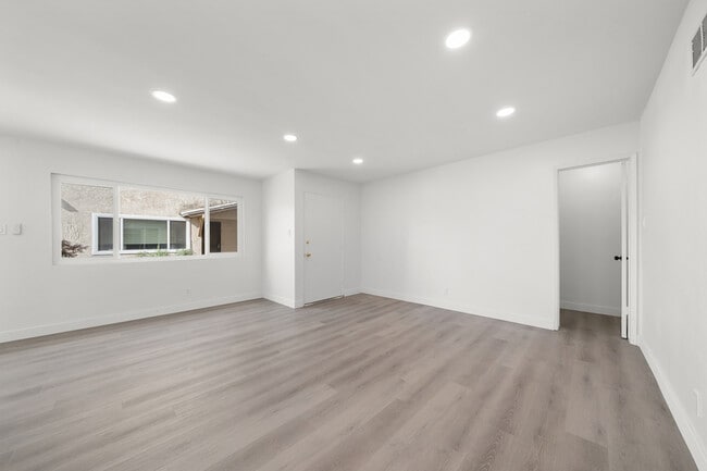3444 E Wilton St in Long Beach, CA - Building Photo - Building Photo