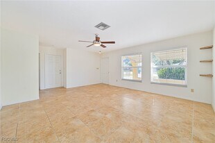 759 96th Ave N in Naples, FL - Building Photo