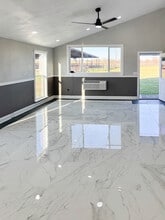 465 County Road 180 in Marlin, TX - Foto de edificio - Building Photo