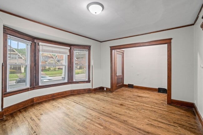 3028 N Oakland Ave in Milwaukee, WI - Building Photo - Building Photo