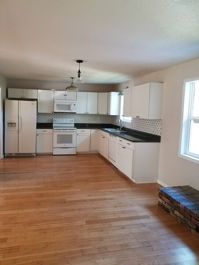 5015 Buggy Ln in Anniston, AL - Building Photo - Building Photo