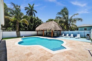 16000 N Miami Ave in Miami, FL - Building Photo