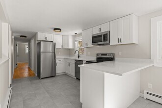 41 Scadding St, Unit 2 in Taunton, MA - Building Photo - Building Photo