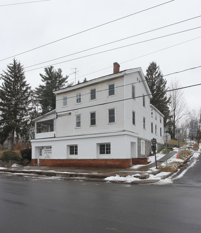 9 Broad St in Schuylerville, NY - Building Photo - Building Photo