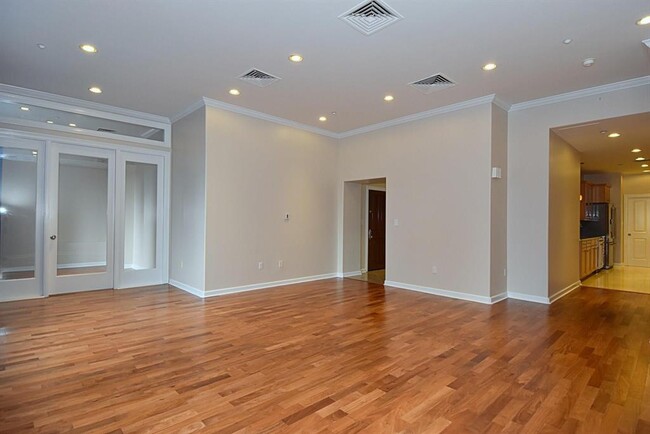 property at 914 Main St