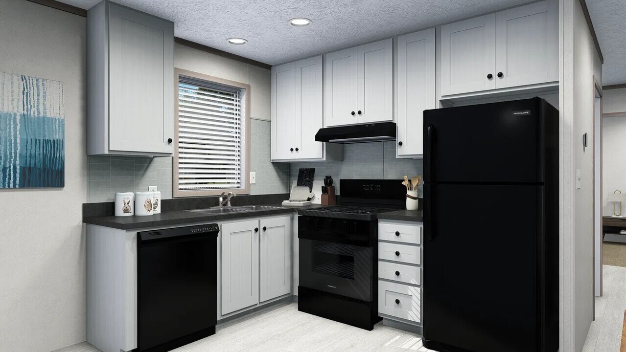 25468 Nuway Ave in Warren, MI - Building Photo