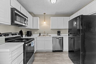 100 Mosby Cir in Greenville, NC - Building Photo - Building Photo