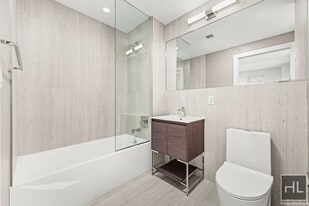 BRUCKNER BOULEVARD in Bronx, NY - Building Photo