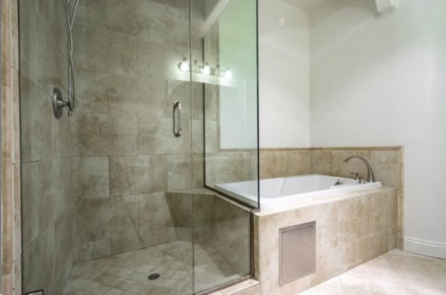 205 E 78th St, Unit 7S in New York, NY - Building Photo - Building Photo