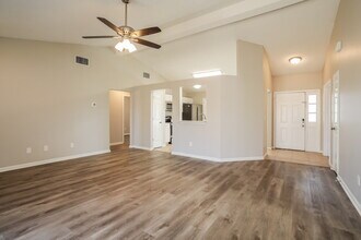 7770 Collins Ridge Blvd in Jacksonville, FL - Building Photo - Building Photo