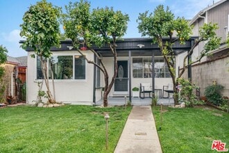 5514 Woodman Ave in Los Angeles, CA - Building Photo - Building Photo
