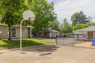 Abbey Heights in Lafayette, OR - Foto de edificio - Building Photo