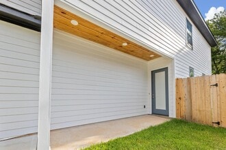 518 Clinton St in Conroe, TX - Building Photo - Building Photo