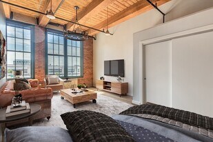 63 Melcher St, Unit 506 in Boston, MA - Building Photo