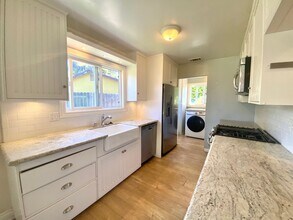 48 San Jano Dr in Goleta, CA - Building Photo - Building Photo