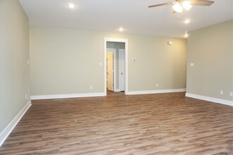 3701 Red Maple Wy in Jonesboro, AR - Foto de edificio - Building Photo