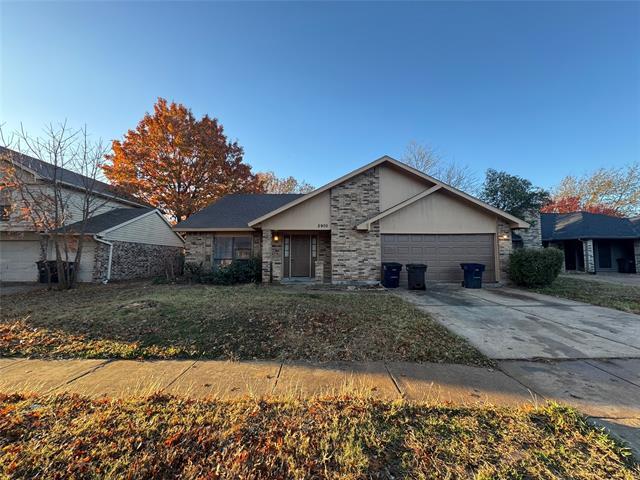 property at 2905 Woodlark Dr
