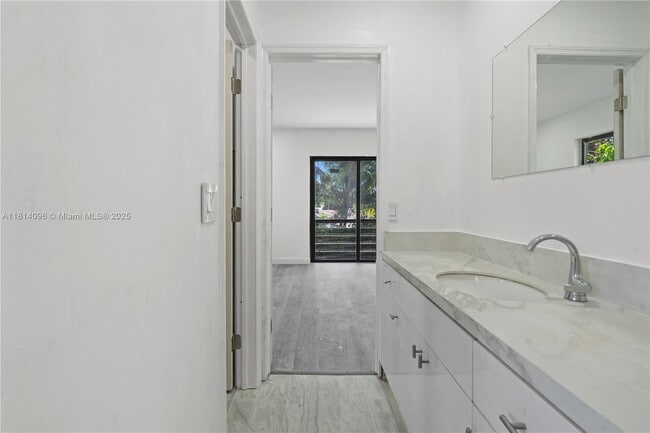 10747 NE 2nd Pl in Miami, FL - Building Photo - Building Photo