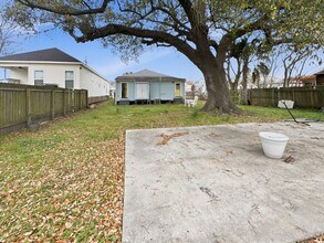 1656 Pleasure St in New Orleans, LA - Foto de edificio - Building Photo