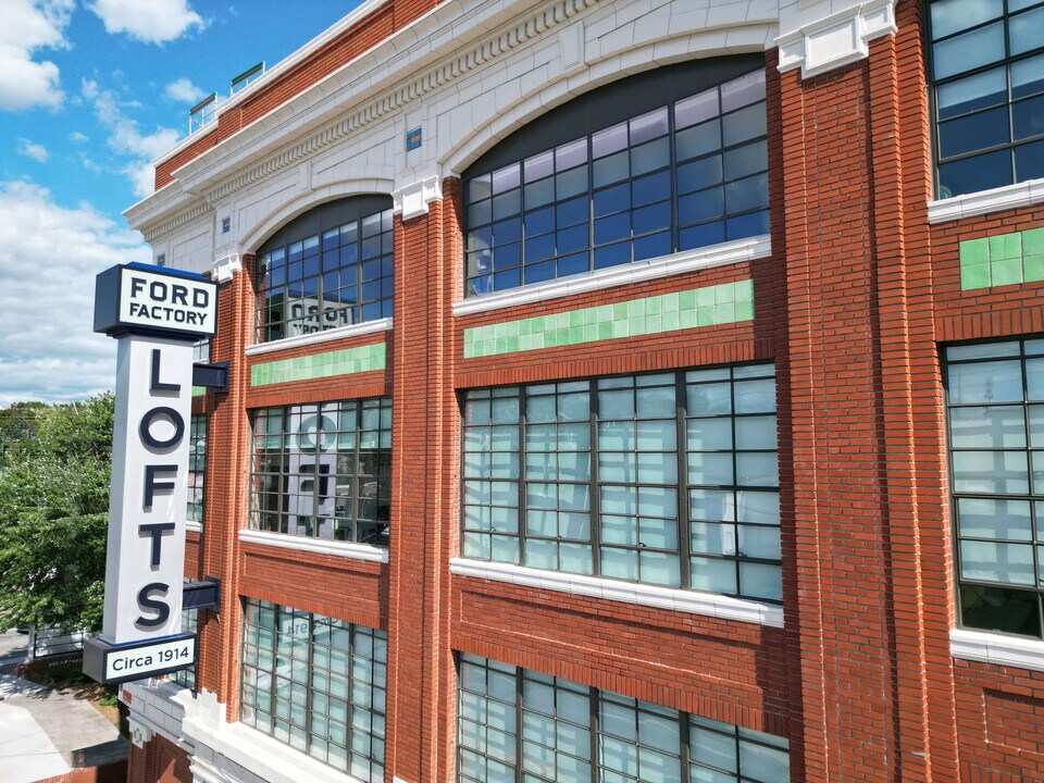 Ford Factory Lofts in Atlanta, GA - Foto de edificio