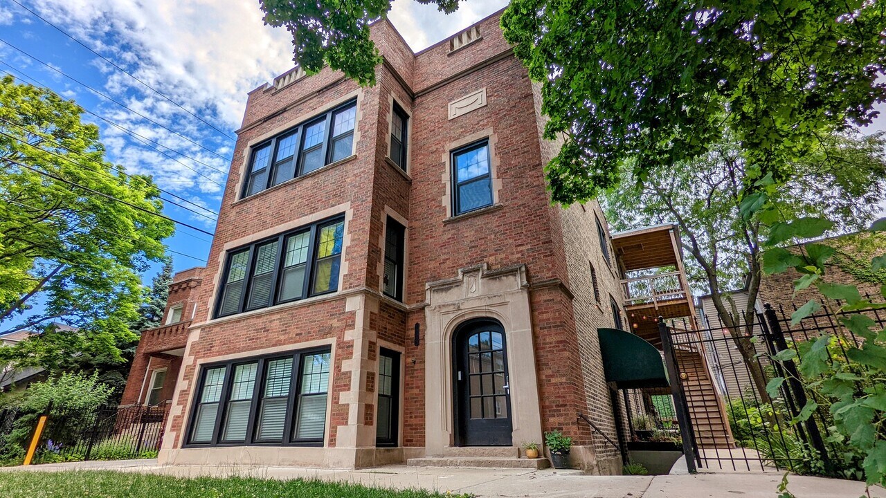 4011 N Avers Ave in Chicago, IL - Building Photo