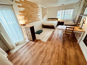 12845 Gilmore Ave in Los Angeles, CA - Building Photo - Building Photo