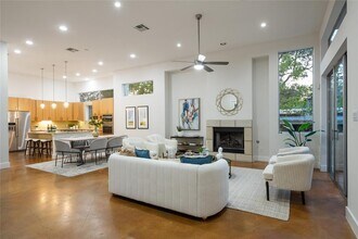 1105 W Mary St in Austin, TX - Building Photo - Building Photo