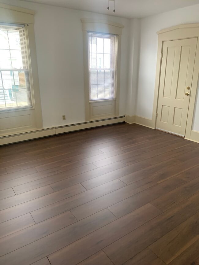 73 Sycamore St, Unit 1st floor