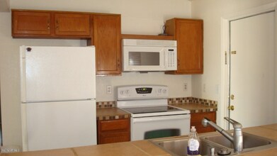1111 N 64th St in Mesa, AZ - Building Photo - Building Photo