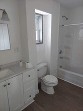 36 W Eau Claire St, Unit 3 in Rice Lake, WI - Foto de edificio - Building Photo