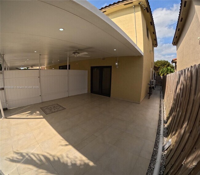 13376 SW 268th Terrace in Princeton, FL - Building Photo - Building Photo