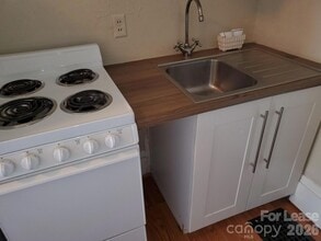 823 Central Ave, Unit 6 in Charlotte, NC - Foto de edificio - Building Photo