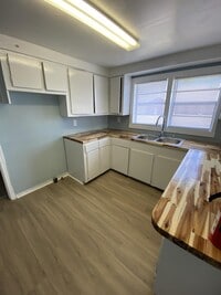 1310 Elizabeth Ave - 4