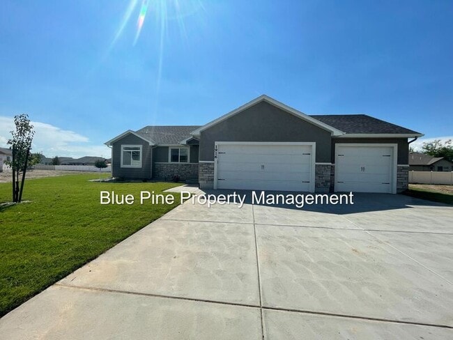 property at 1916 Bennington Dr