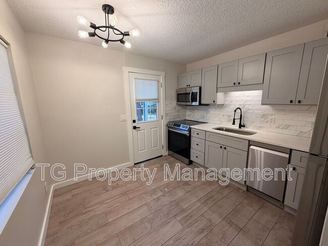 1700 Main St in Atlantic Beach, FL - Building Photo - Building Photo