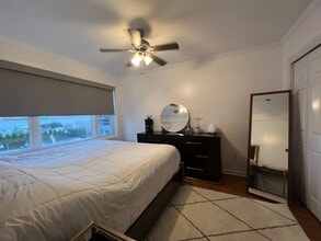 11 Beverly Pl in Edgewater, NJ - Foto de edificio - Building Photo