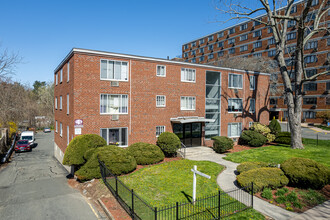 Carriage Place Apartments in Hartford, CT - Building Photo - Primary Photo