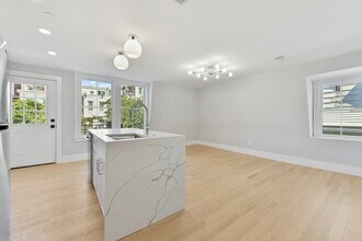 231 Princeton St, Unit 3 in Boston, MA - Building Photo - Building Photo
