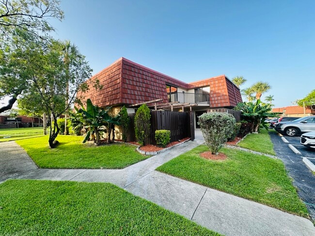 8559 Boca Rio Dr in Boca Raton, FL - Building Photo - Building Photo