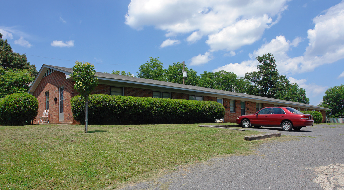 Ross St Apartments in Asheboro, NC - Building Photo