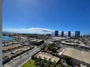 1000 Auahi St in Honolulu, HI - Building Photo - Building Photo