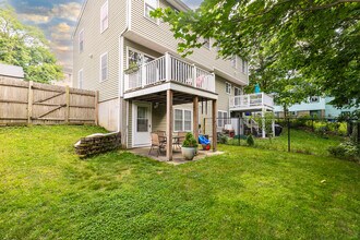114 Granville Ave, Unit 114 in Malden, MA - Foto de edificio - Building Photo