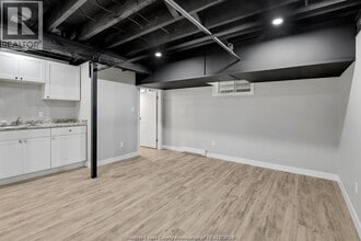 1094 Lincoln Rd in Windsor, ON - Building Photo - Building Photo