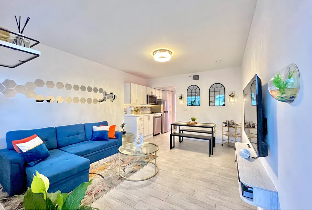 1601 Meridian Ave, Unit 206 in Miami Beach, FL - Foto de edificio
