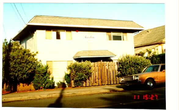 Garden Apartments in Petaluma, CA - Building Photo - Building Photo