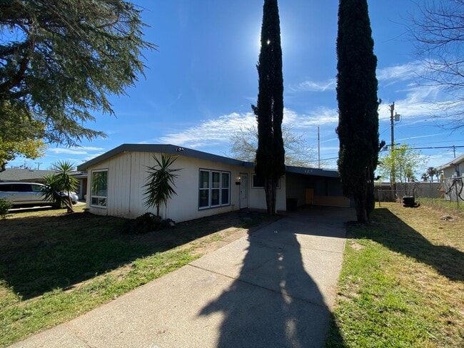 127 Morningstar Ave in Oroville, CA - Building Photo - Building Photo