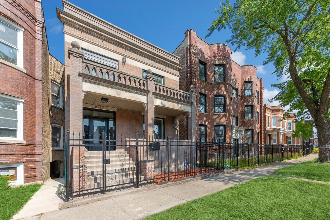 6227 S Langley Ave in Chicago, IL - Building Photo